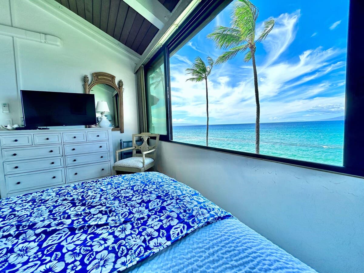 Condo in Lahaina · ★4.93 · 3 bedrooms · 4 beds · 3 private baths - Photo 3