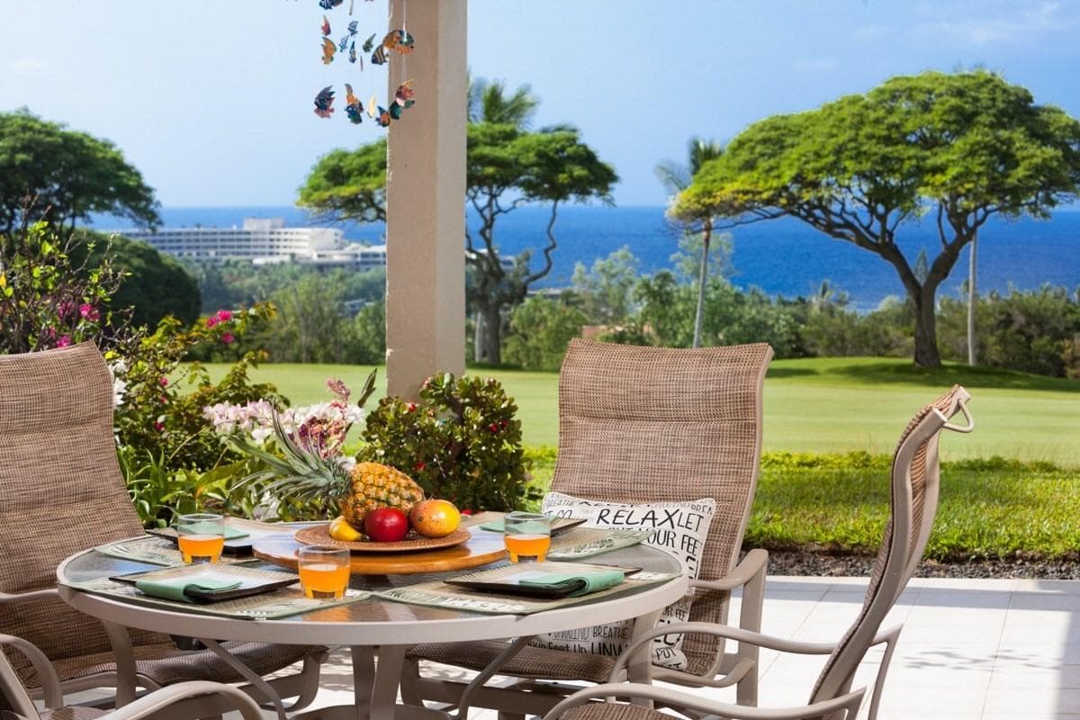 Condo in Kailua-Kona · ★4.89 · 2 bedrooms · 3 beds · 2 private baths - Photo 1