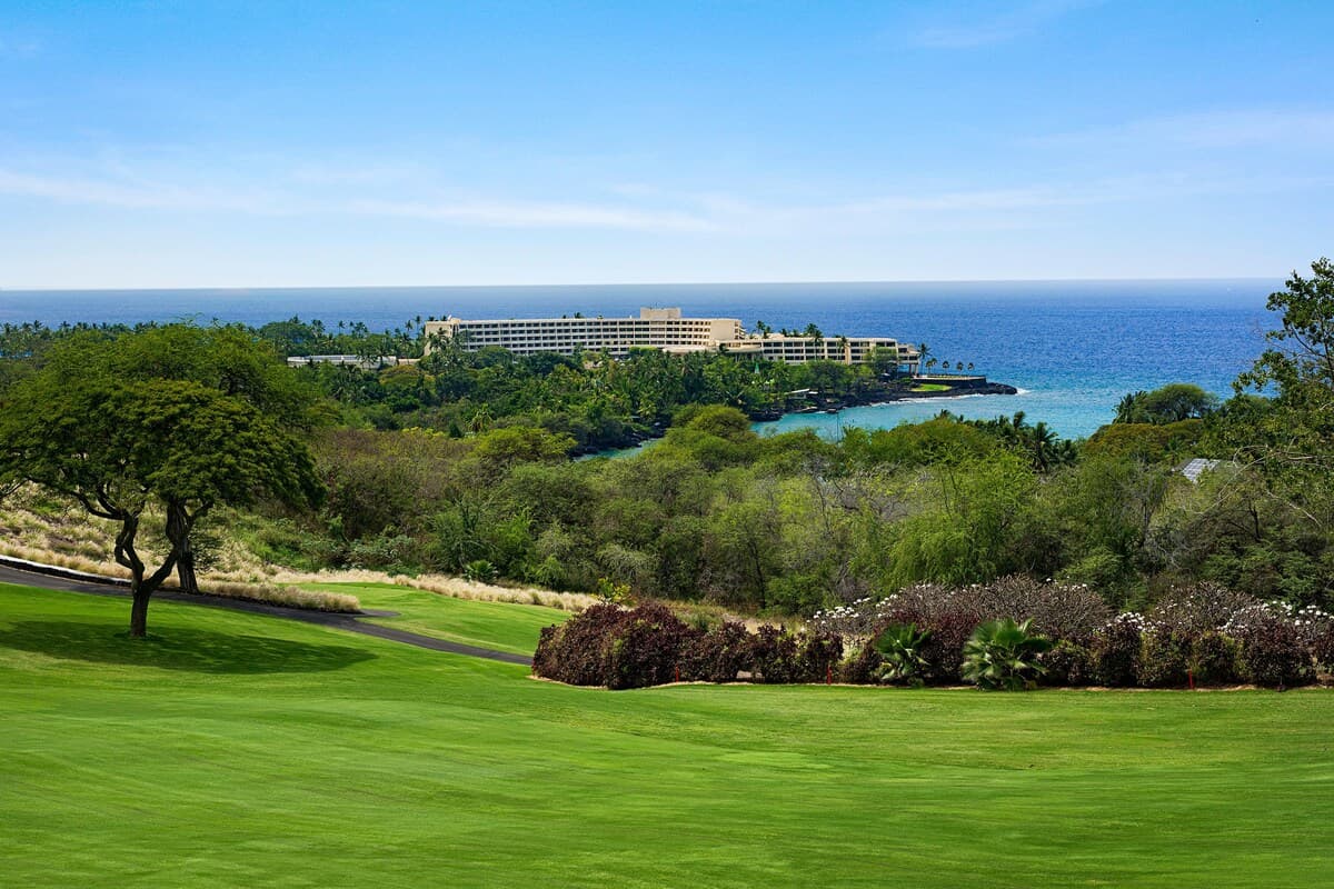 Condo in Kailua-Kona · ★4.89 · 2 bedrooms · 3 beds · 2 private baths - Photo 2
