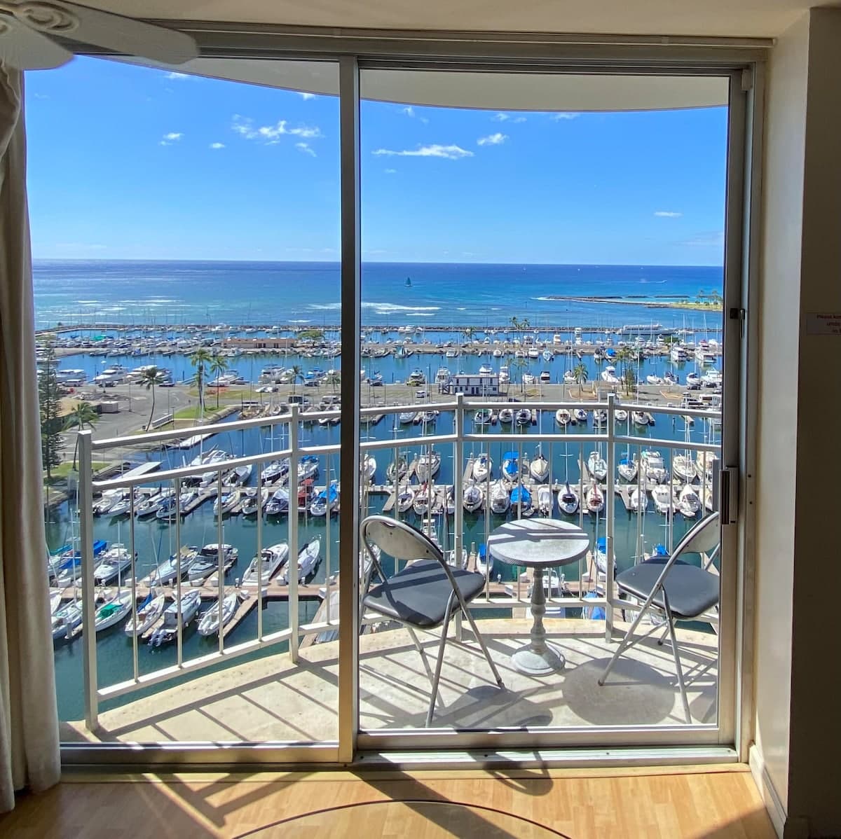 Condo in Honolulu · ★4.39 · 1 bedroom · 2 beds · 1 private bath - Photo 1