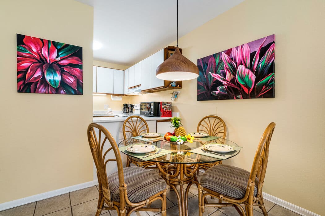 Condo in Kailua-Kona · ★4.71 · 1 bedroom · 2 beds · 1 private bath - Photo 4