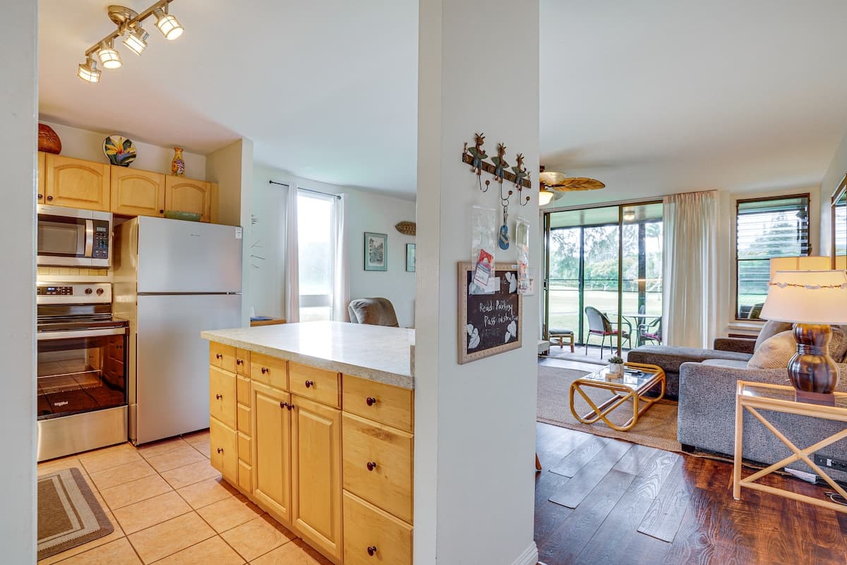 Condo in Kahuku · ★4.69 · 1 bedroom · 2 beds · 1 private bath - Photo 4
