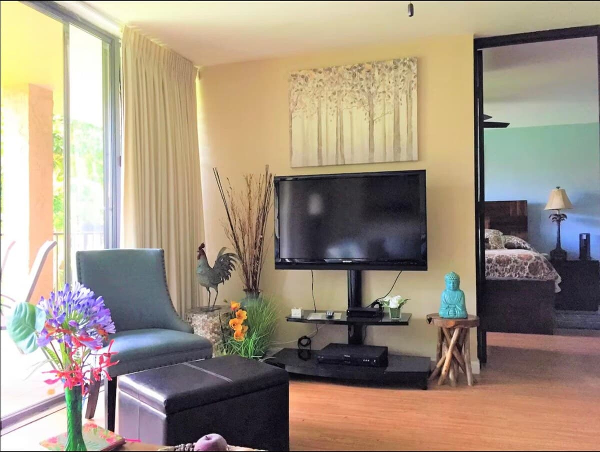 Condo in Kihei · ★4.73 · 2 bedrooms · 2 beds · 2 baths - Photo 5