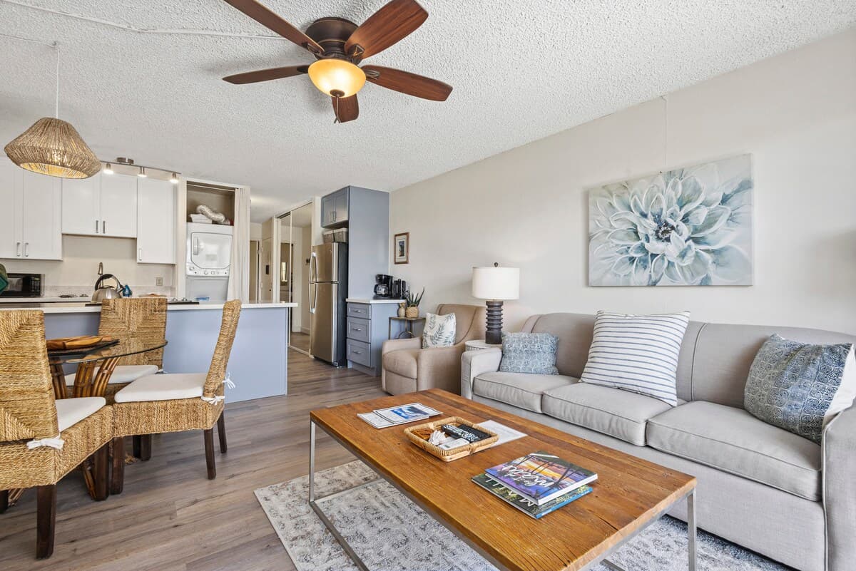 Condo in Kihei · ★4.17 · 1 bedroom · 2 beds · 1 bath - Photo 2