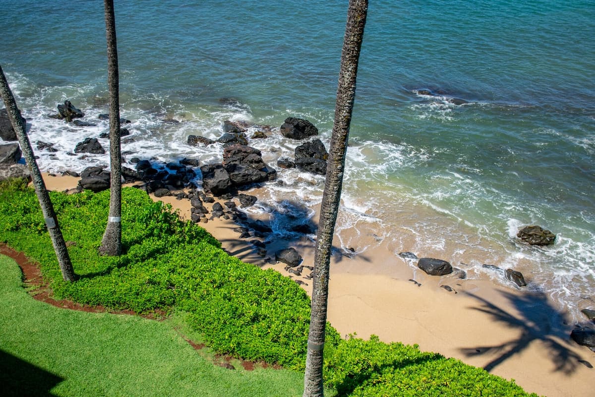 Condo in Lahaina · ★4.78 · 2 bedrooms · 3 beds · 2 private baths - Photo 5