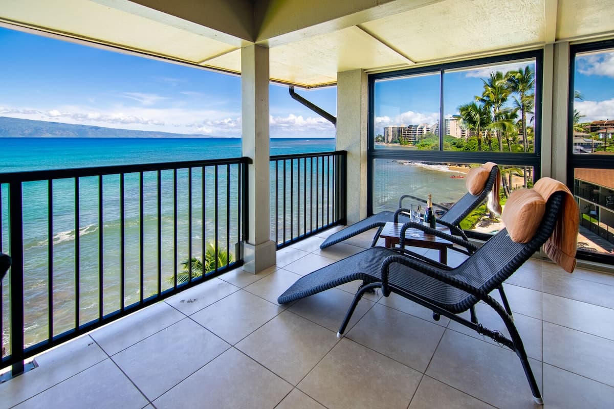 Condo in Lahaina · ★4.78 · 2 bedrooms · 3 beds · 2 private baths - Photo 4
