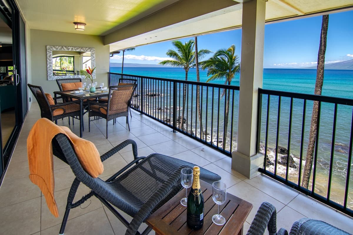 Condo in Lahaina · ★4.78 · 2 bedrooms · 3 beds · 2 private baths - Photo 1