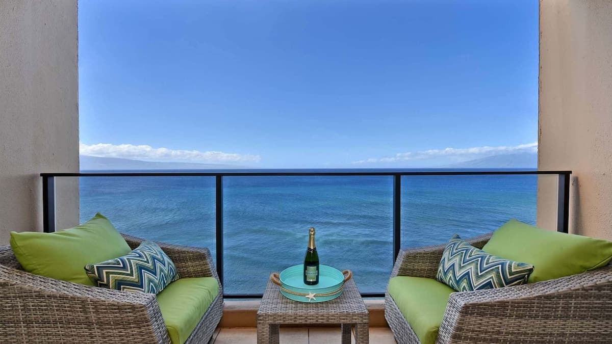 Condo in Lahaina · ★4.87 · 1 bedroom · 1 bed · 1 bath - Photo 1