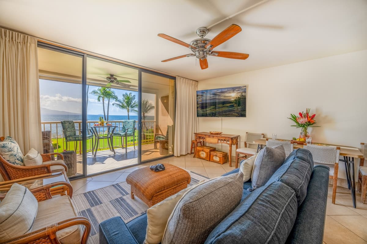 Condo in Wailuku · ★4.85 · 1 bedroom · 2 beds · 1 bath - Photo 4