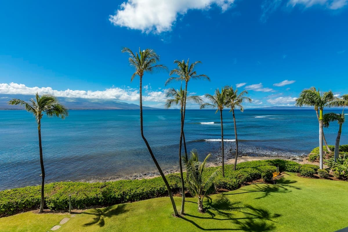 Condo in Wailuku · ★4.41 · 2 bedrooms · 2 beds · 2 shared baths - Photo 5