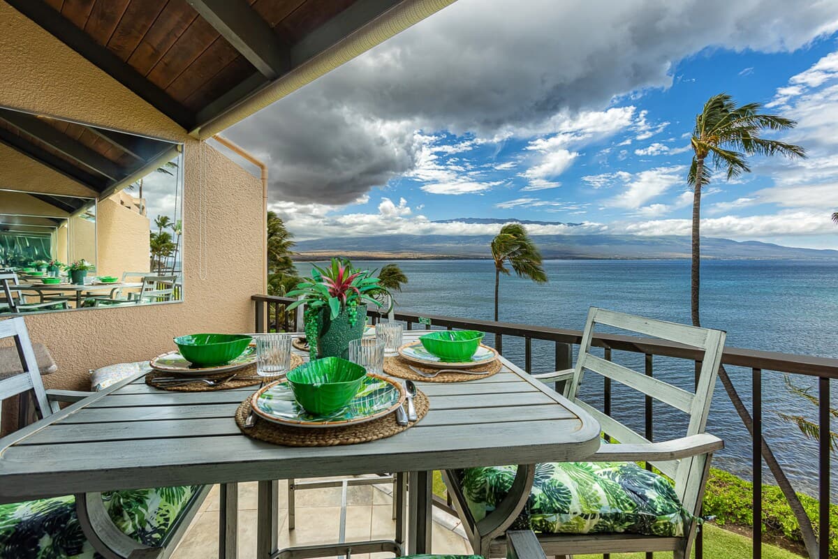 Condo in Wailuku · ★4.41 · 2 bedrooms · 2 beds · 2 shared baths - Photo 4