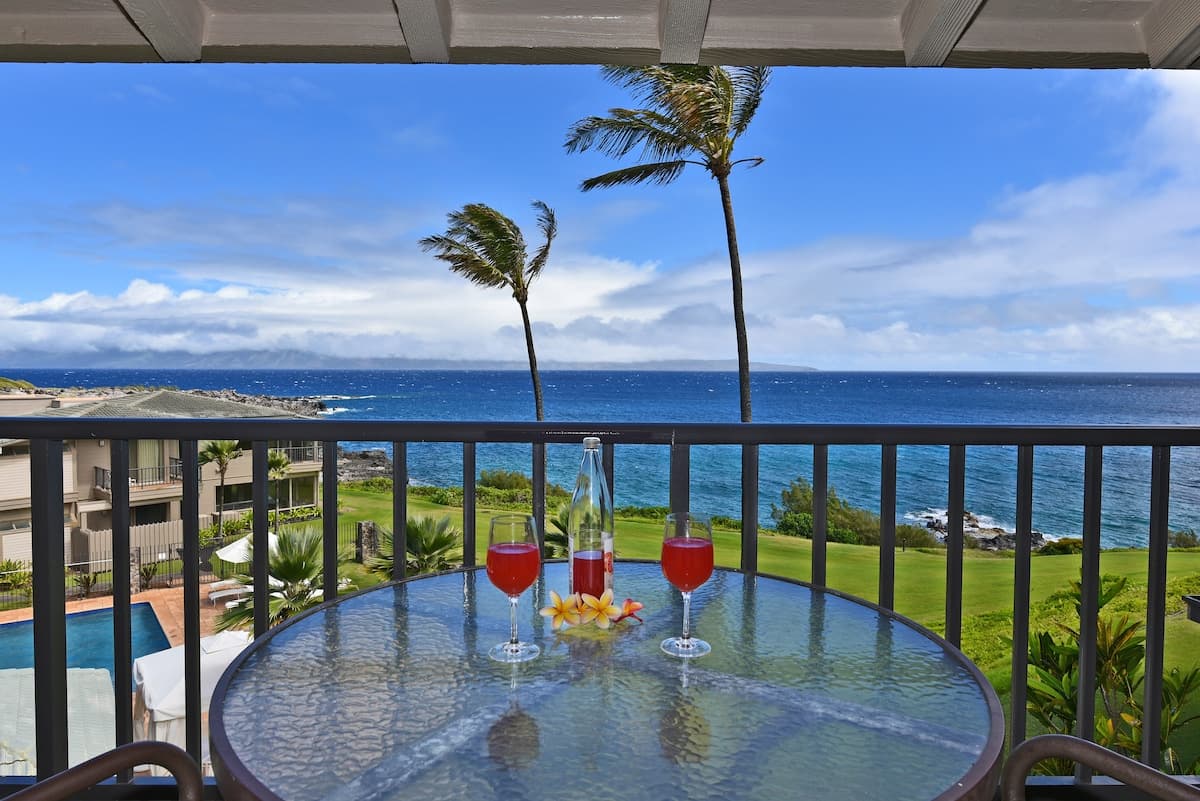 Condo in Lahaina · ★4.71 · 1 bedroom · 2 beds · 1 bath - Photo 1