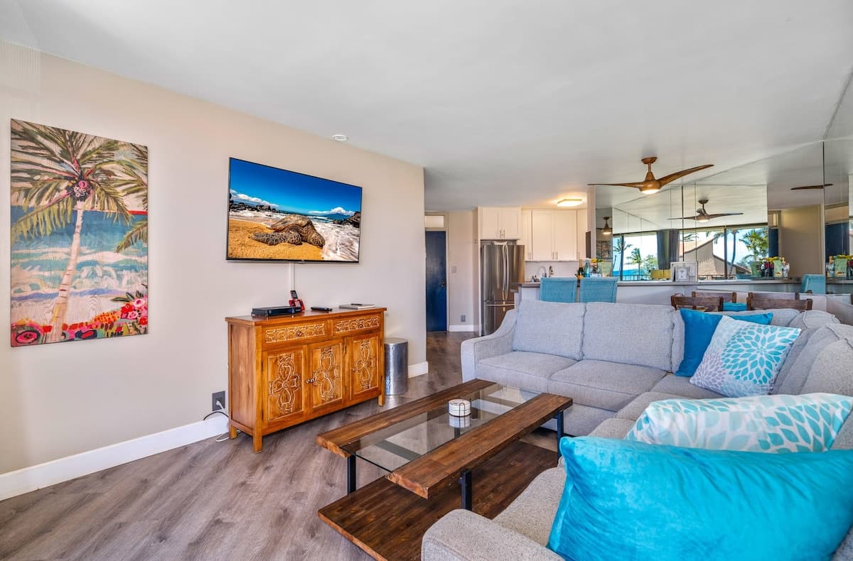 Condo in Kihei · ★4.96 · 1 bedroom · 2 beds · 1 private bath - Photo 2