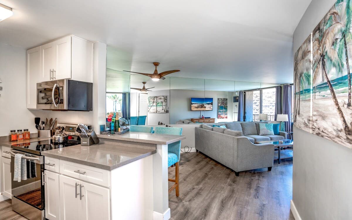 Condo in Kihei · ★4.96 · 1 bedroom · 2 beds · 1 private bath - Photo 4