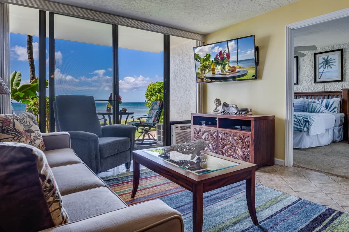 Condo in Wailuku · ★4.69 · 2 bedrooms · 3 beds · 2 shared baths - Photo 4