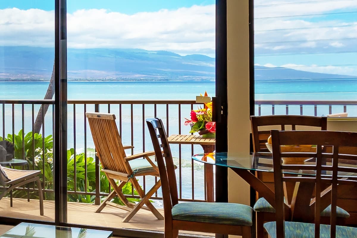 Condo in Wailuku · ★4.72 · 2 bedrooms · 3 beds · 2 baths - Photo 1