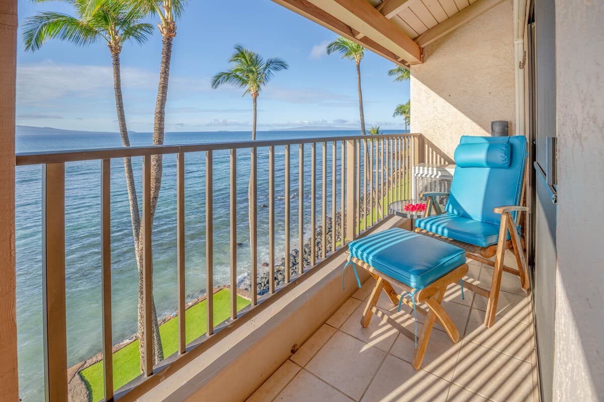 Condo in Wailuku · ★4.74 · 2 bedrooms · 4 beds · 2 baths - Photo 2