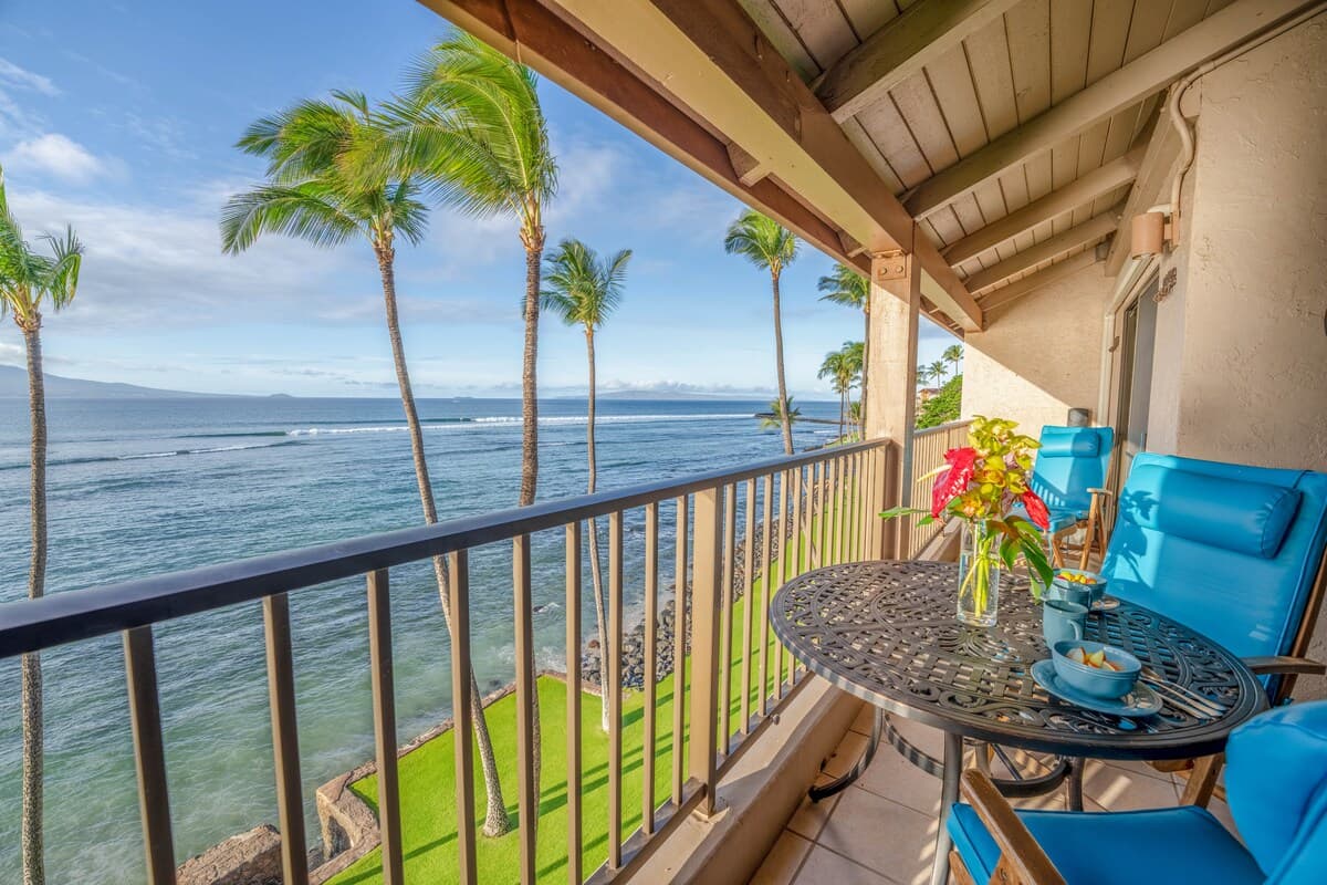 Condo in Wailuku · ★4.74 · 2 bedrooms · 4 beds · 2 baths - Photo 4