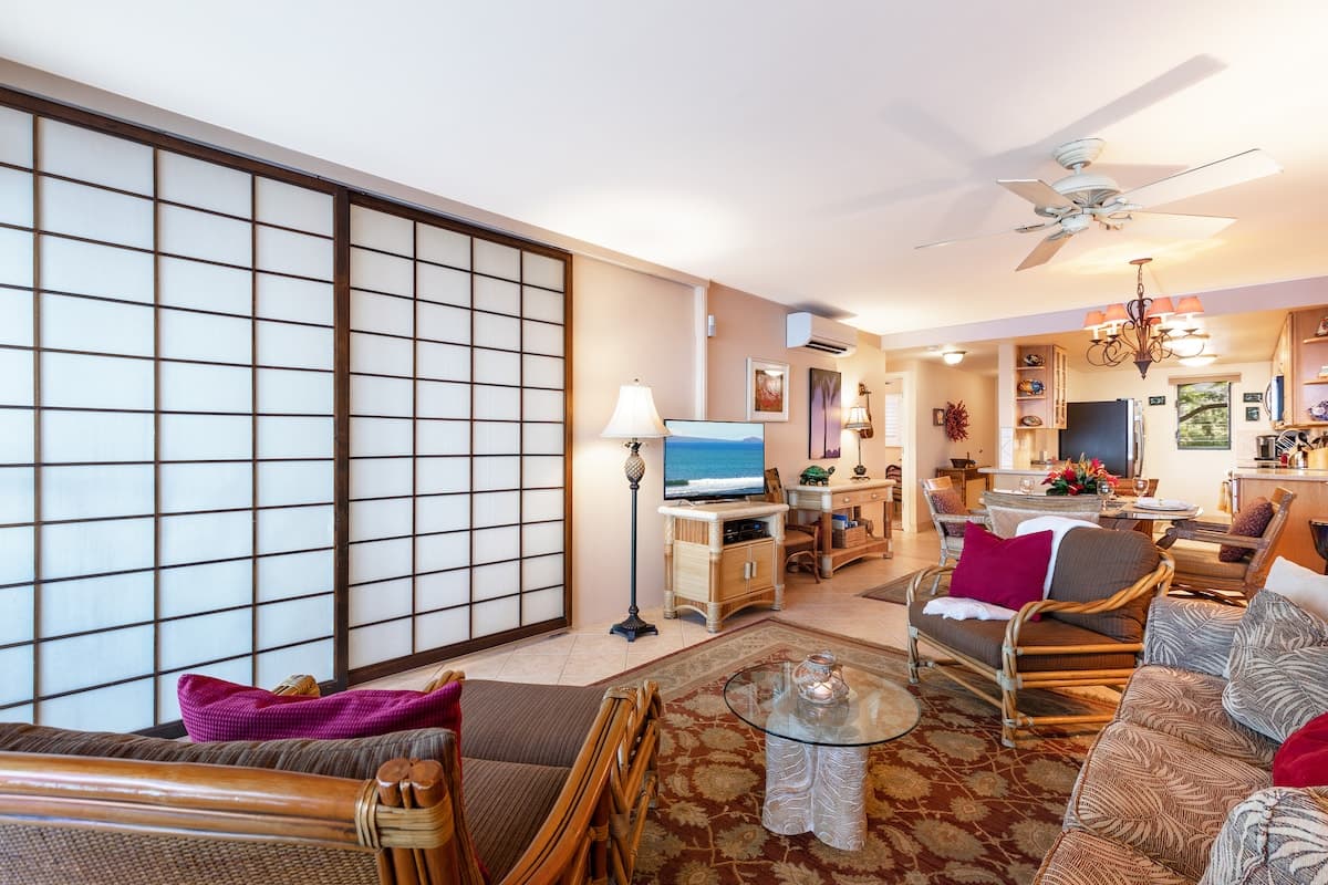 Condo in Wailuku · ★4.97 · 2 bedrooms · 2 beds · 2 baths - Photo 5