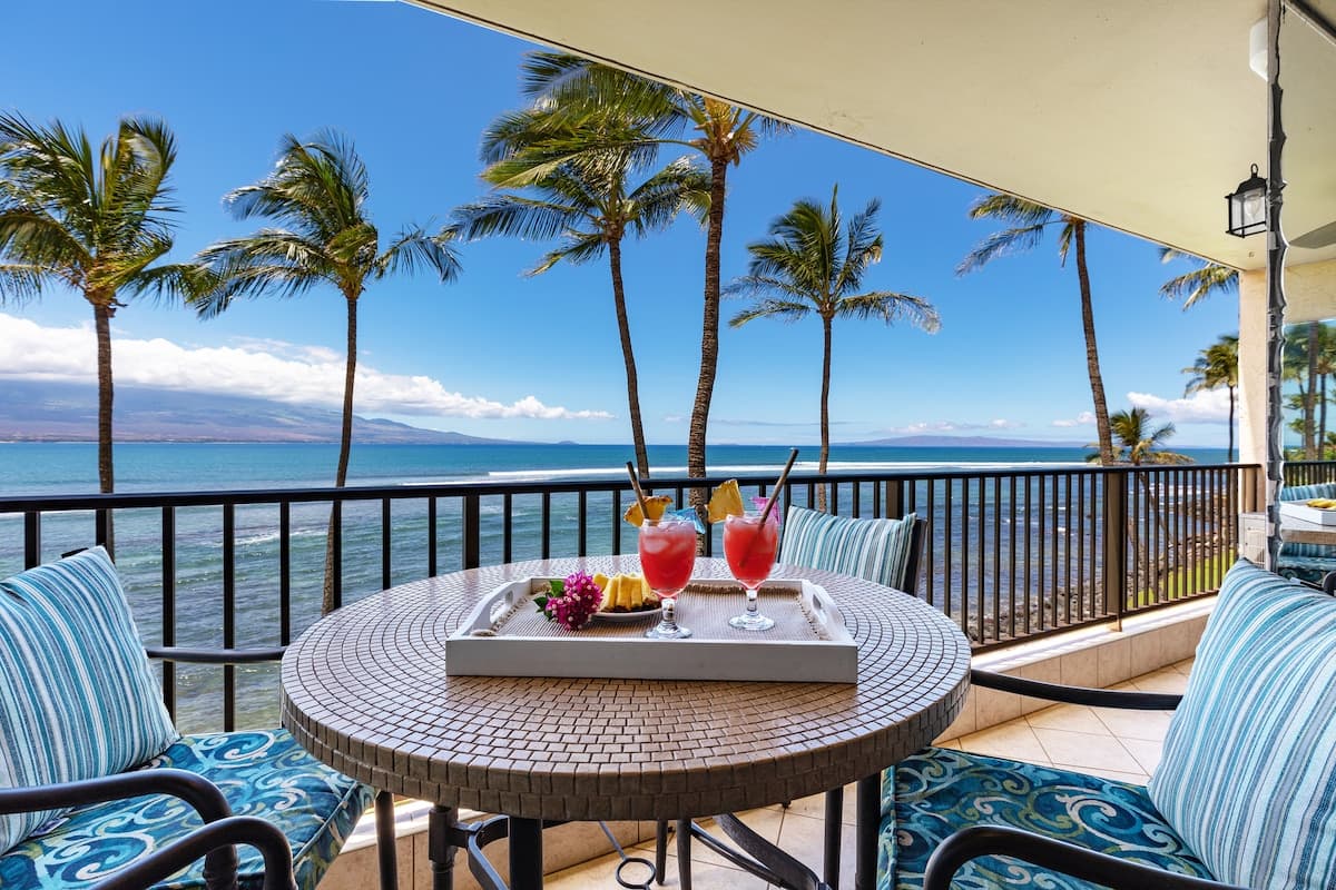 Condo in Wailuku · ★4.97 · 2 bedrooms · 2 beds · 2 baths - Photo 1