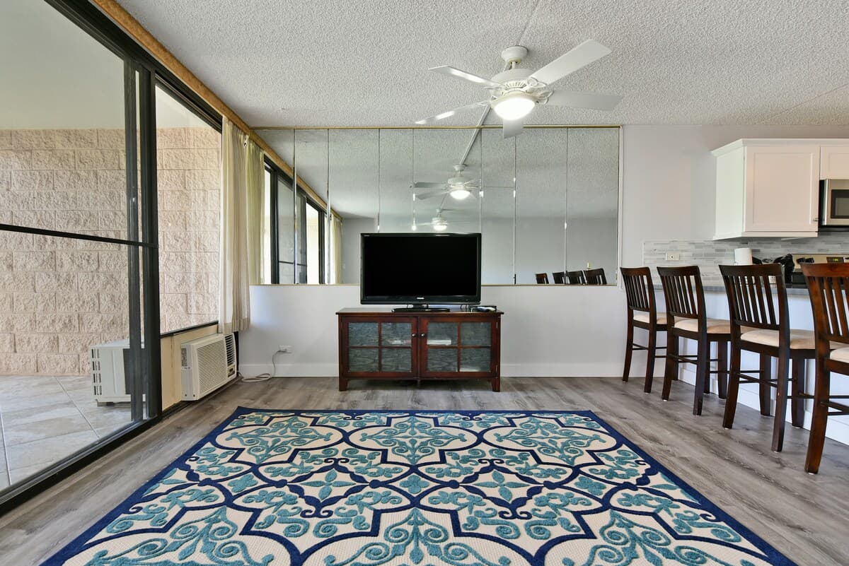 Condo in Kihei · ★4.64 · 1 bedroom · 2 beds · 1 bath - Photo 3