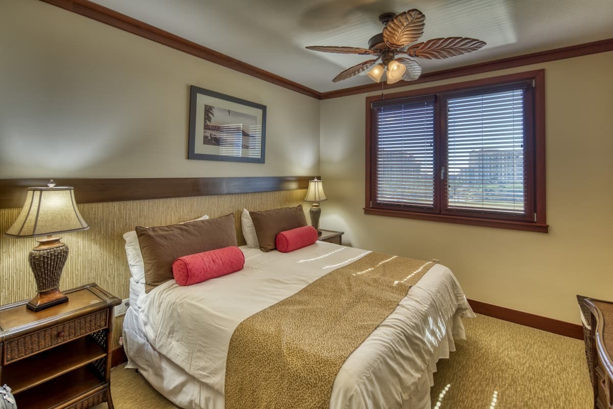 Condo in Kapolei · ★5.0 · 2 bedrooms · 2 beds · 2 private baths - Photo 2