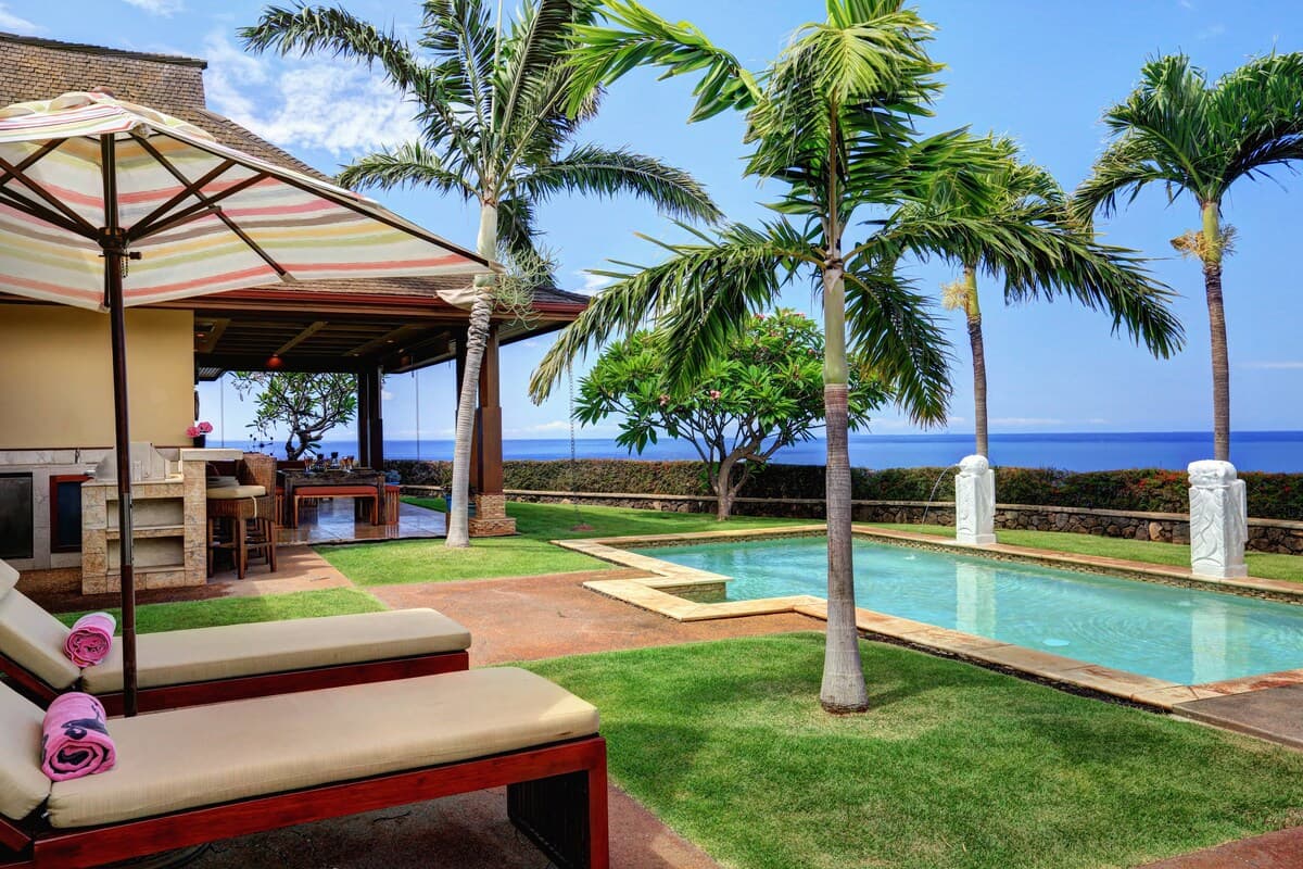 Home in Lahaina · ★4.88 · 2 bedrooms · 3 beds · 2 baths - Photo 2