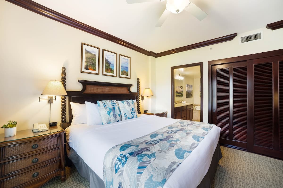 Condo in Kapaa · ★4.77 · 1 bedroom · 2 beds · 2 baths - Photo 4