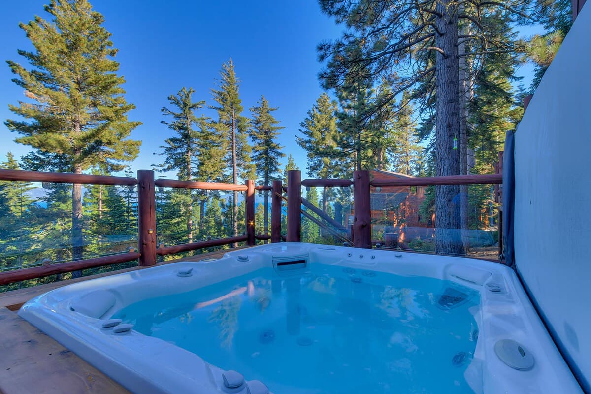 Huckleberry Haven Hot Tub & Lake Views - Photo 2