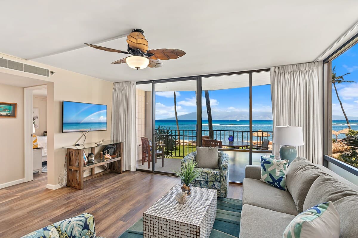 Condo in Lahaina · ★4.74 · 1 bedroom · 2 beds · 1 bath - Photo 2
