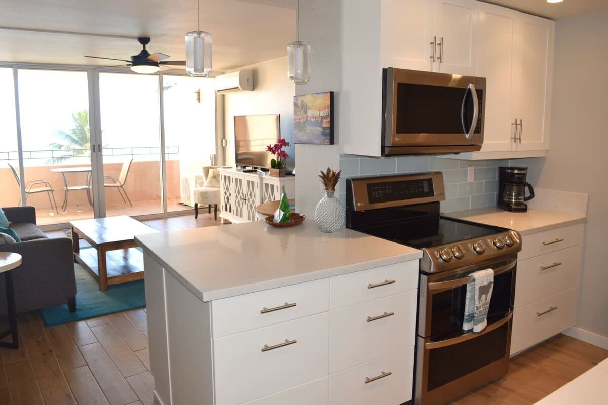 Condo in Wailuku · ★4.67 · 2 bedrooms · 3 beds · 2 baths - Photo 3