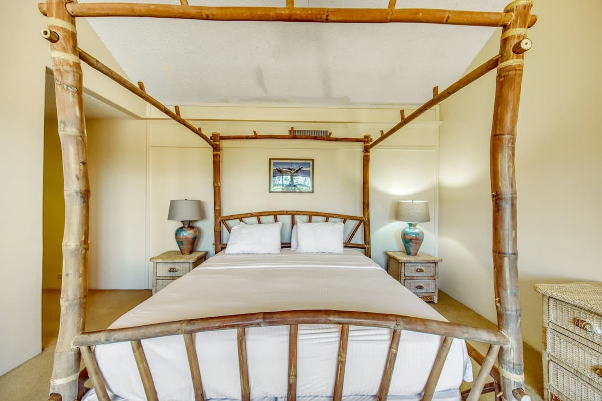 Condo in Lahaina · ★4.72 · 2 bedrooms · 2 beds · 2 shared baths - Photo 3