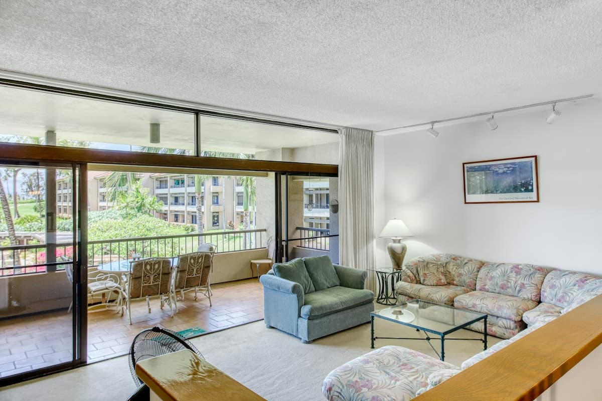 Condo in Lahaina · ★4.72 · 2 bedrooms · 2 beds · 2 shared baths - Photo 1
