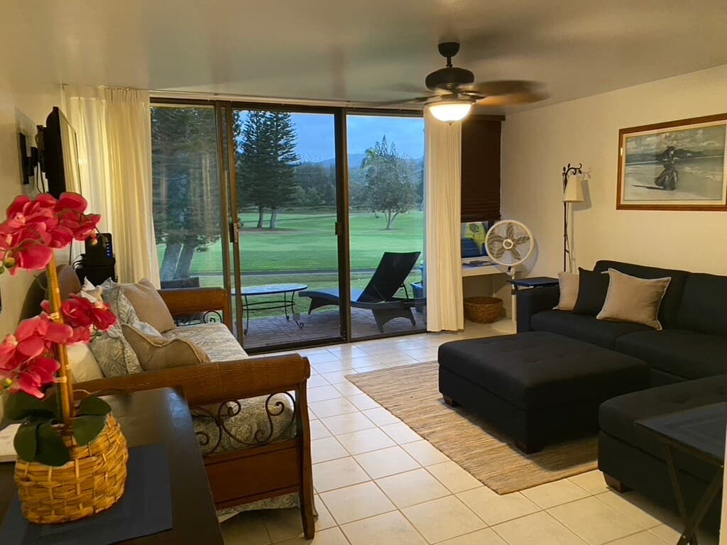 Condo in Kahuku · ★4.55 · 2 bedrooms · 4 beds · 2.5 shared baths - Photo 4