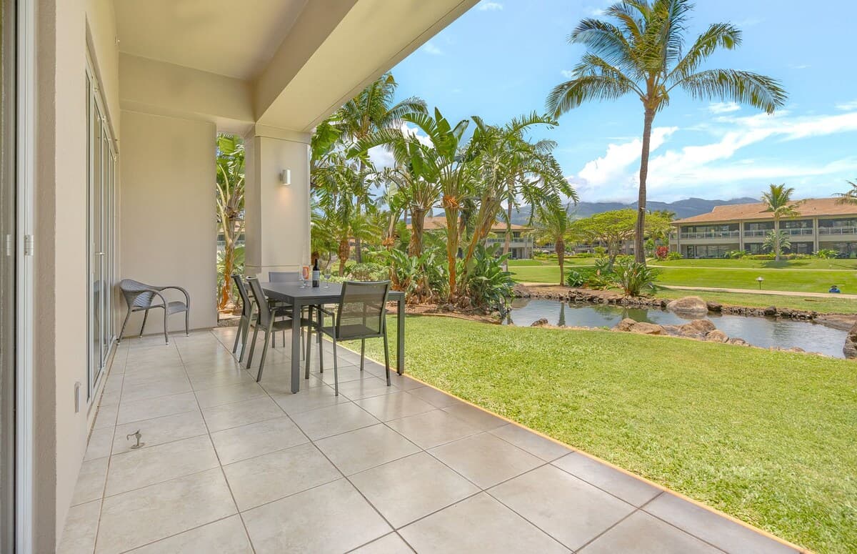 Condo in Lahaina · ★4.64 · 1 bedroom · 2 beds · 1 bath - Photo 1