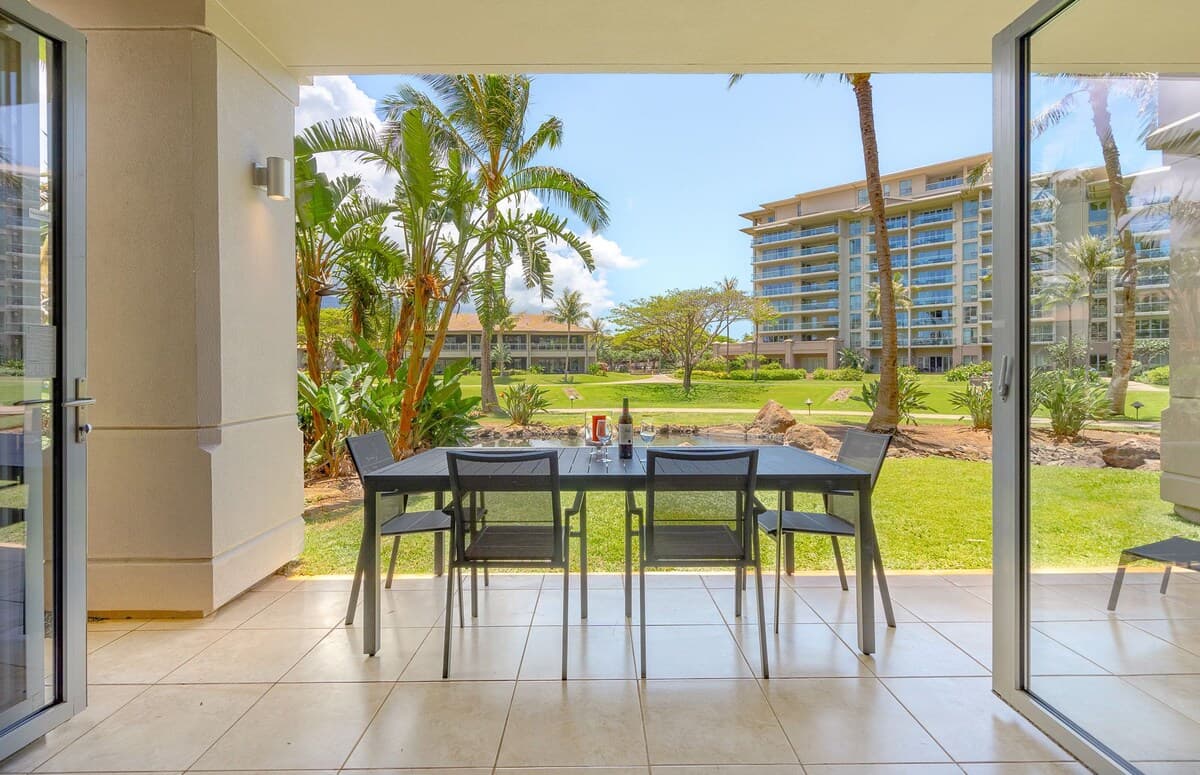 Condo in Lahaina · ★4.64 · 1 bedroom · 2 beds · 1 bath - Photo 3