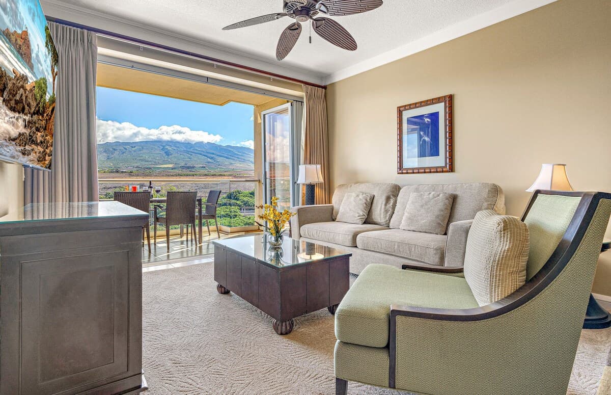 Condo in Lahaina · ★4.86 · 1 bedroom · 2 beds · 1 bath - Photo 5