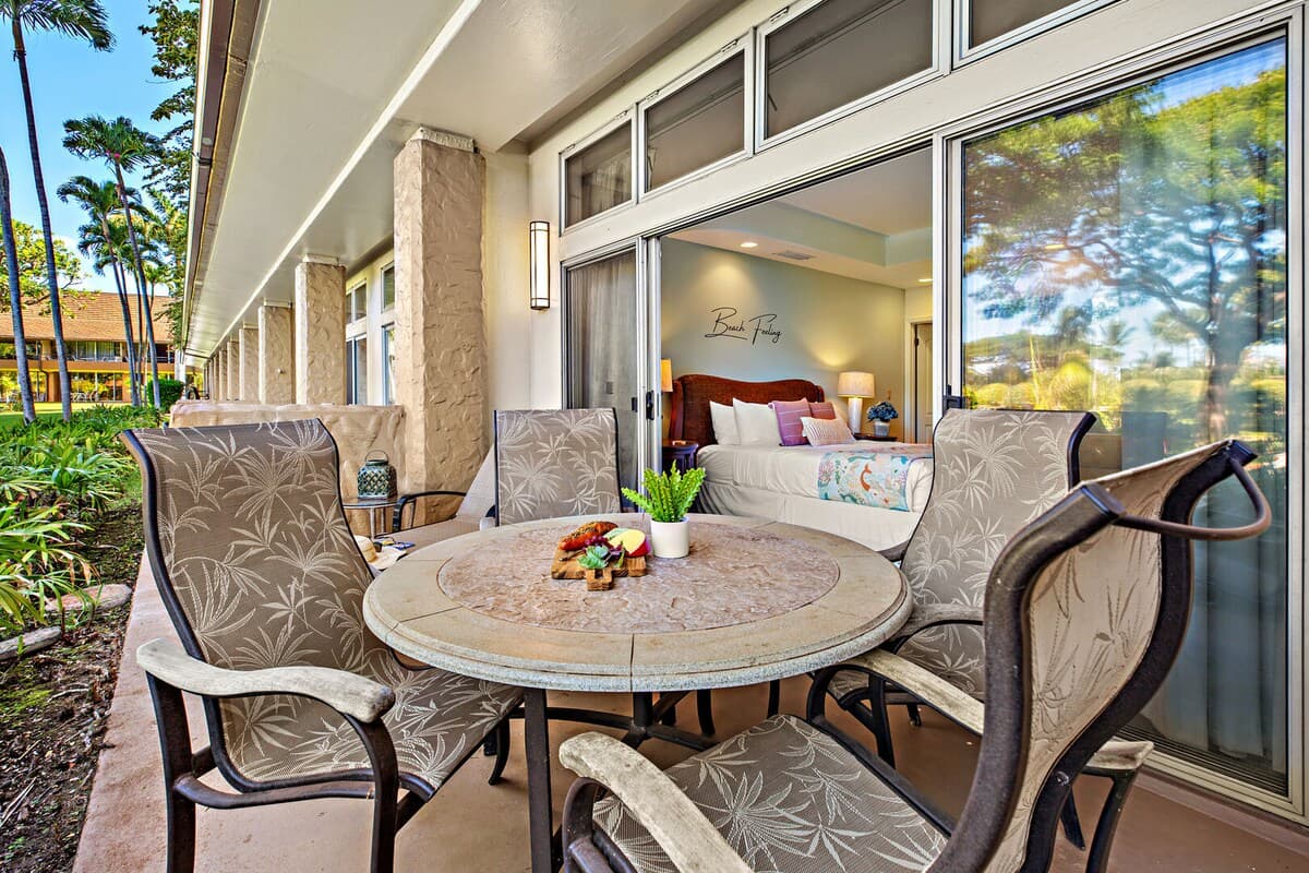 Condo in Lahaina · ★4.91 · 2 bedrooms · 3 beds · 2 baths - Photo 3
