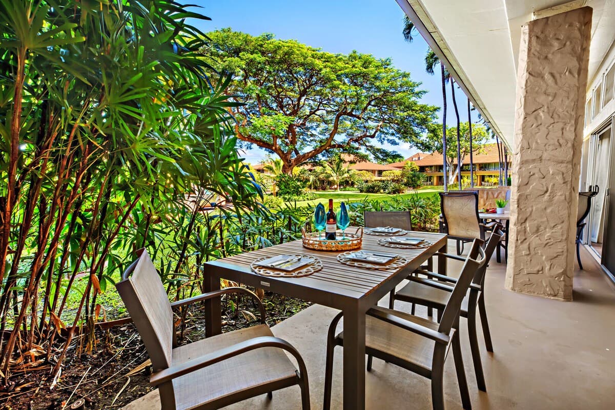 Condo in Lahaina · ★4.91 · 2 bedrooms · 3 beds · 2 baths - Photo 4
