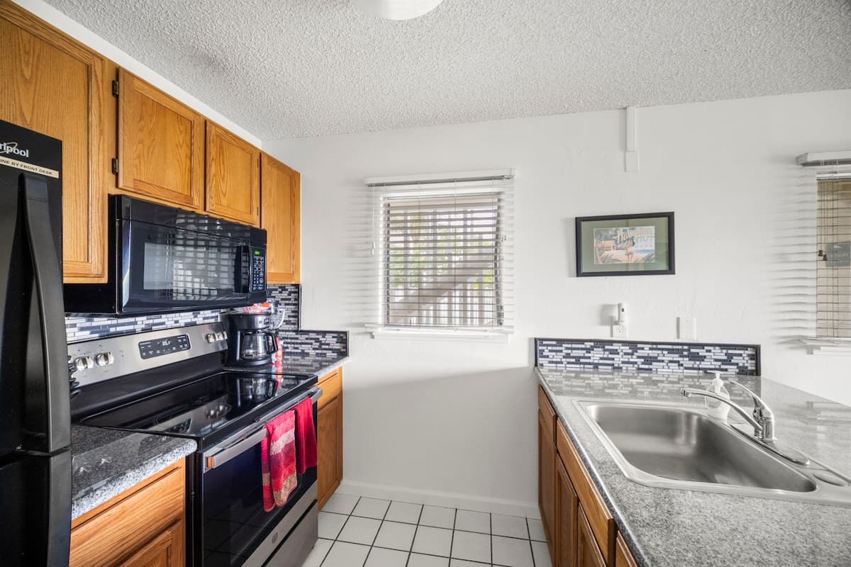 Condo in Kapaa · ★4.74 · 1 bedroom · 2 beds · 1 bath - Photo 5