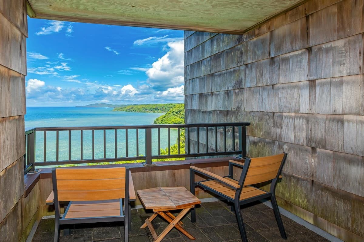 Condo in Princeville · ★4.75 · 1 bedroom · 2 beds · 1 bath - Photo 1