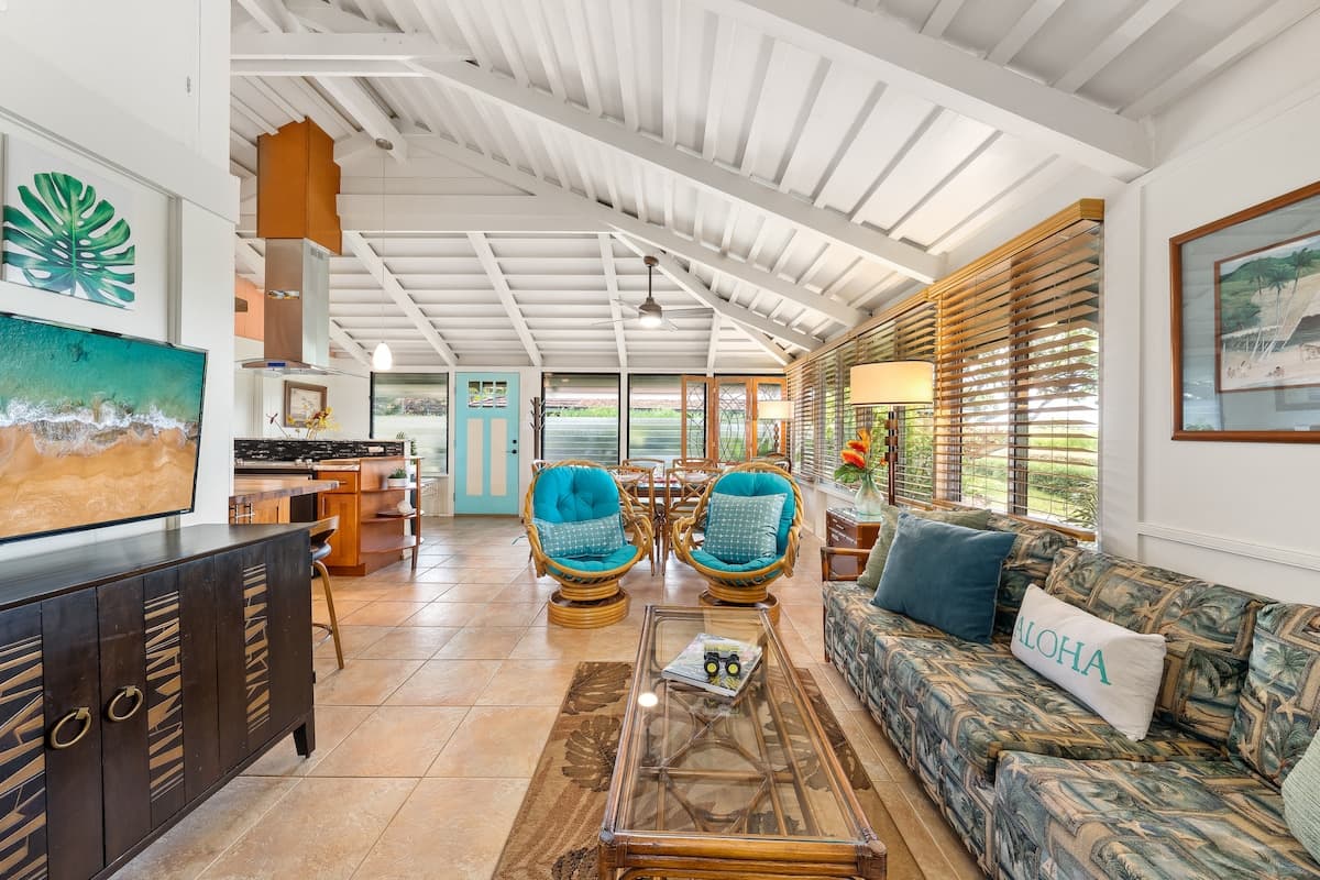 Home in Lahaina · ★4.44 · 2 bedrooms · 4 beds · 2 baths - Photo 1