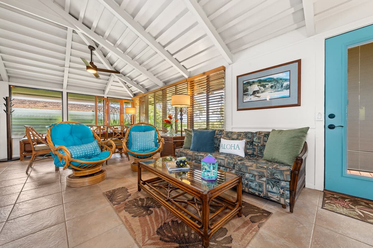 Home in Lahaina · ★4.44 · 2 bedrooms · 4 beds · 2 baths - Photo 3