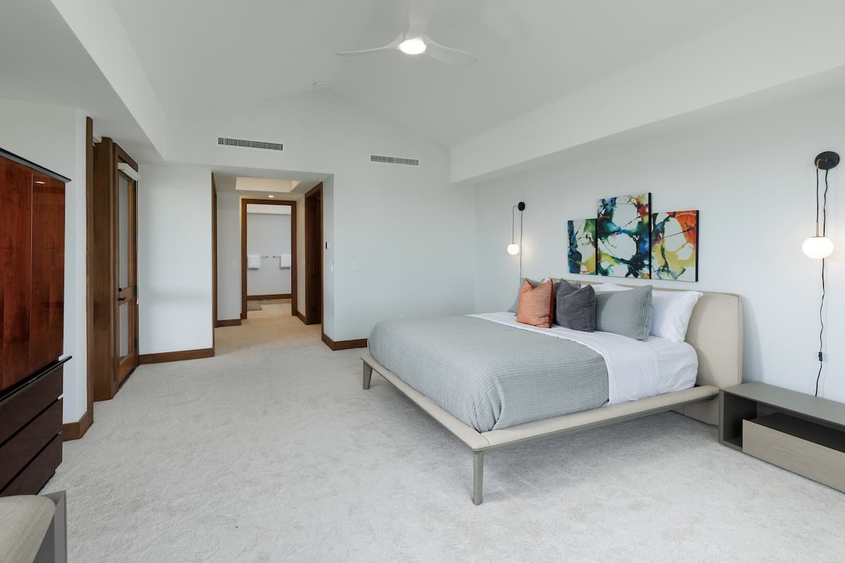 Condo in Kailua-Kona · ★5.0 · 3 bedrooms · 3 beds · 3.5 baths - Photo 2