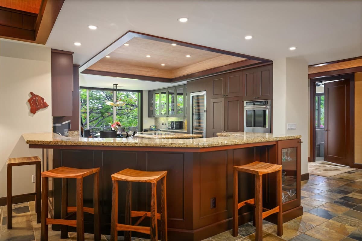 Condo in Kailua-Kona · ★5.0 · 3 bedrooms · 4 beds · 3.5 baths - Photo 4