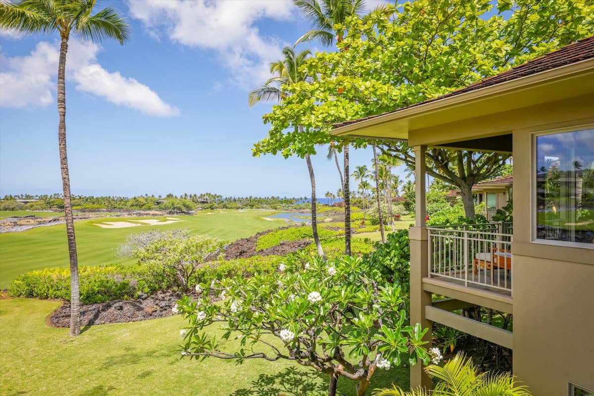 Condo in Kailua-Kona · ★5.0 · 3 bedrooms · 4 beds · 3.5 baths - Photo 5