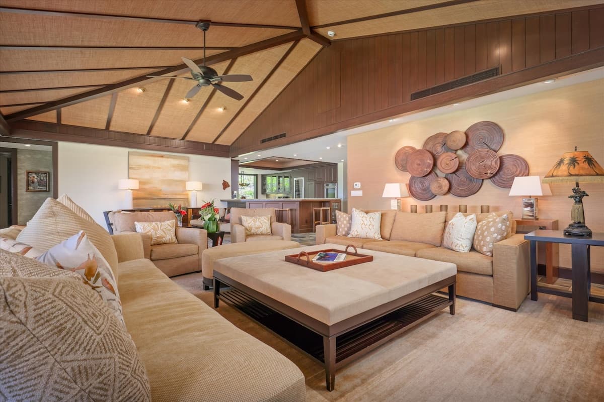 Condo in Kailua-Kona · ★5.0 · 3 bedrooms · 4 beds · 3.5 baths - Photo 2