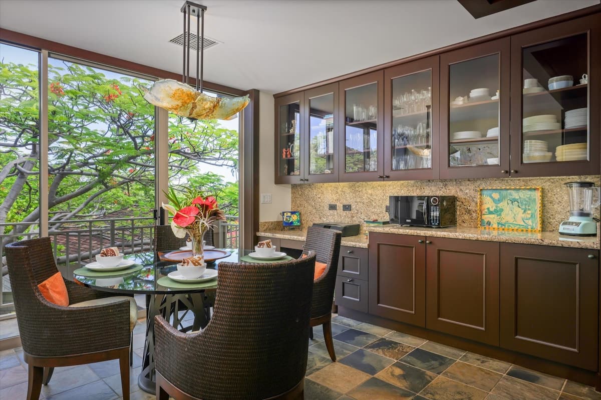 Condo in Kailua-Kona · ★5.0 · 3 bedrooms · 4 beds · 3.5 baths - Photo 3