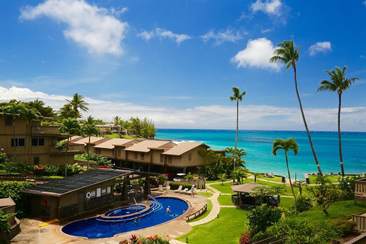 Condo in Lahaina · ★4.81 · 2 bedrooms · 4 beds · 2 baths - Photo 4