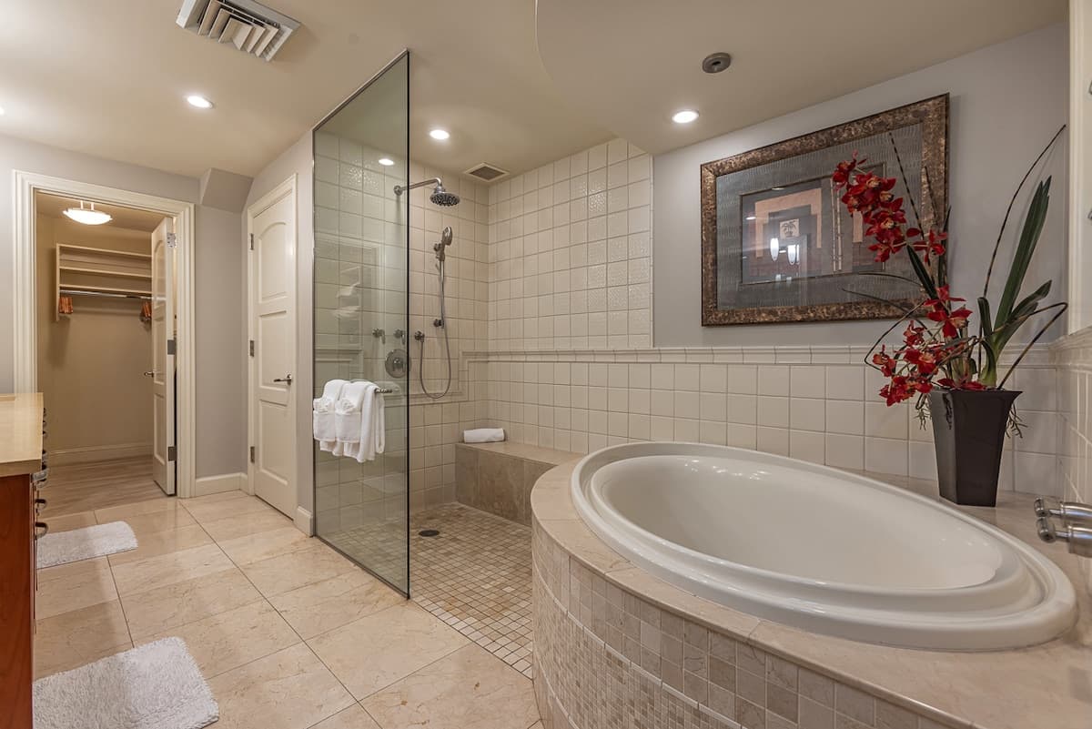 Villa in Kihei · ★4.91 · 3 bedrooms · 4 beds · 3.5 baths - Photo 4
